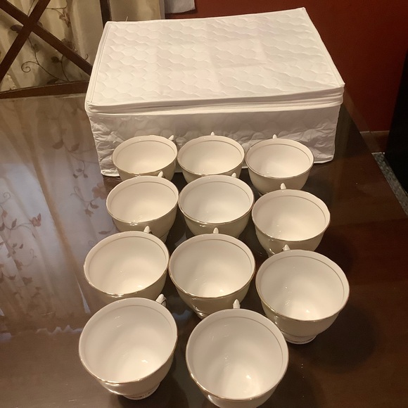 Colclough Bone China Tea Cups Lot of 11-Comes in Quilted Case - Picture 2 of 12